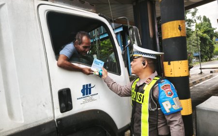 Ditlantas Polda Jatim Tertibkan Penggunaan Lajur Tol untuk Cegah Kecelakaan