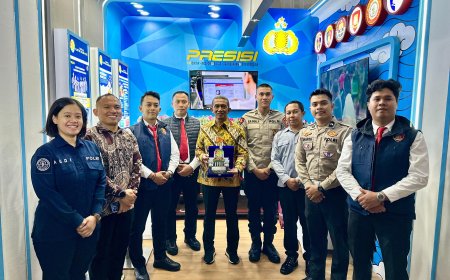 Booth Polri Dapat Apresiasi di Pameran Kampung Hukum MA 2026