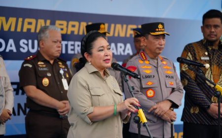 Polri Lepas 22 Kontainer Bantuan, Ketua Komisi IV DPR RI Sampaikan Apresiasi