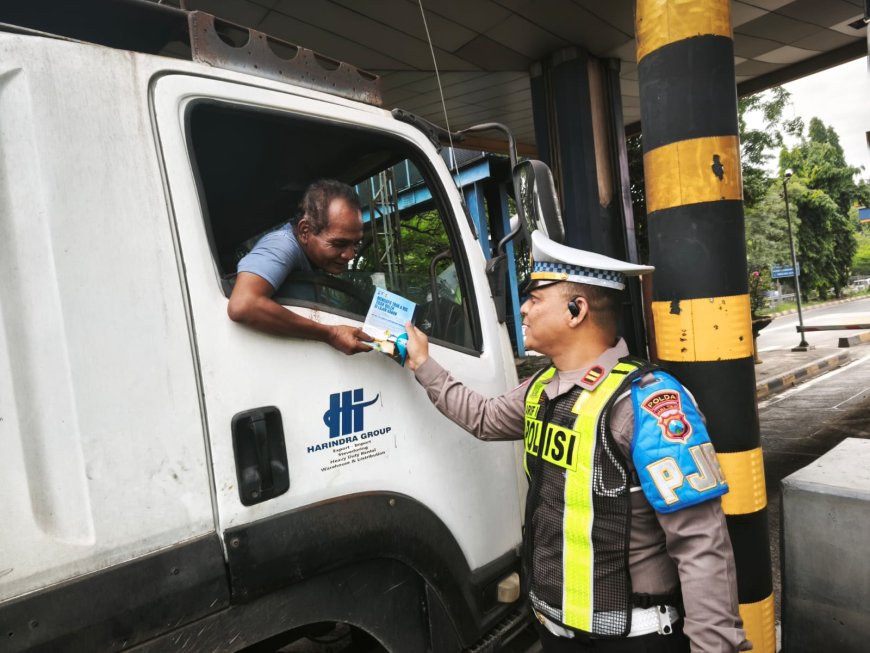 Ditlantas Polda Jatim Tertibkan Penggunaan Lajur Tol untuk Cegah Kecelakaan