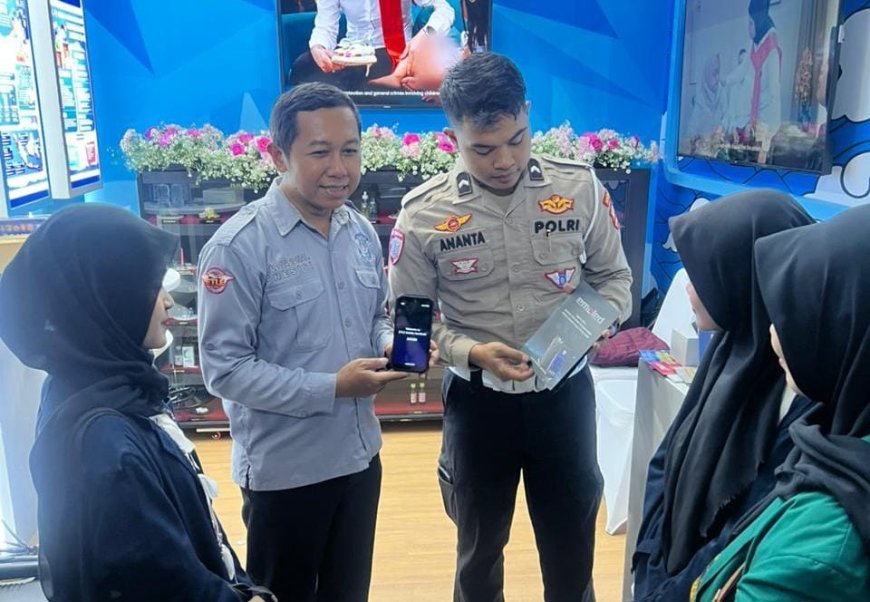 Korlantas Polri Hadirkan ETLE Mobile Handheld dalam Pameran Kampung Hukum 2026