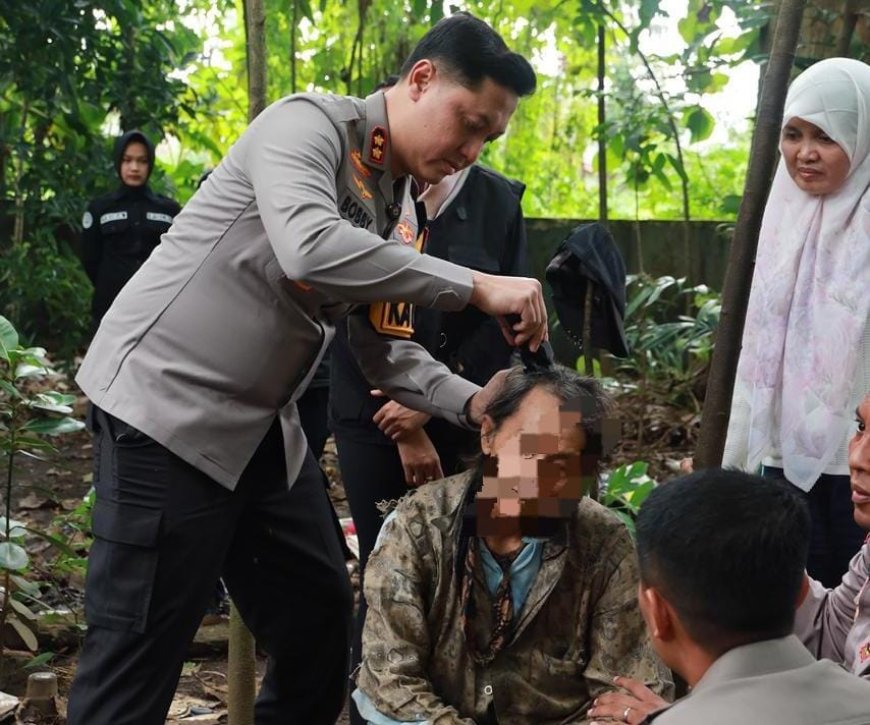 Sentuhan Kemanusiaan Polri, Polres Jember Evakuasi Kakek Tuna Wisma