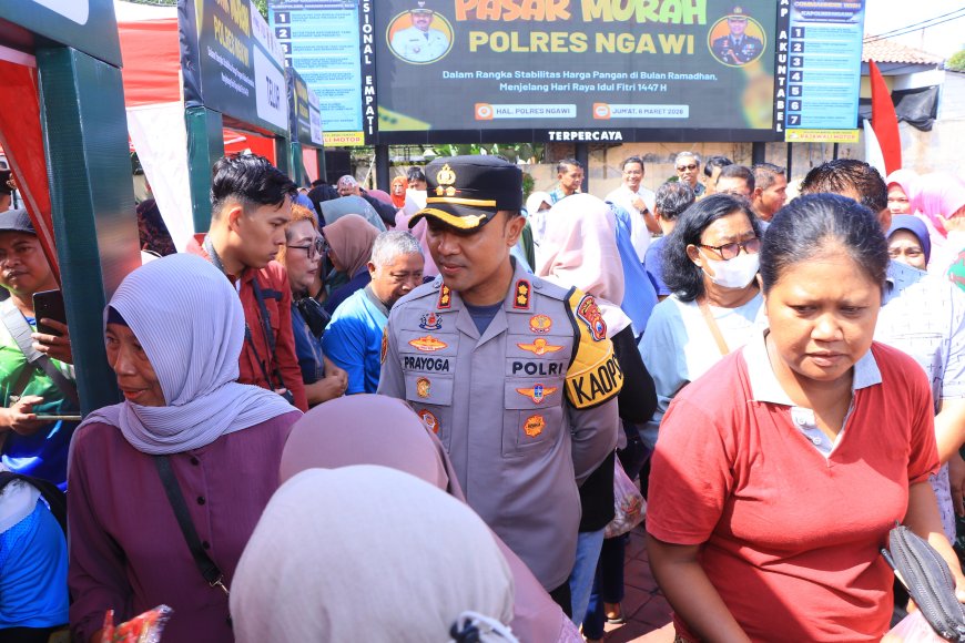 Polres Ngawi Gelar Bazar Sembako Murah bagi Warga