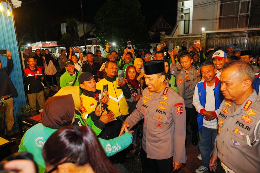 Kapolri Ngopi Bersama Ojol di Kedai Ado Presisi